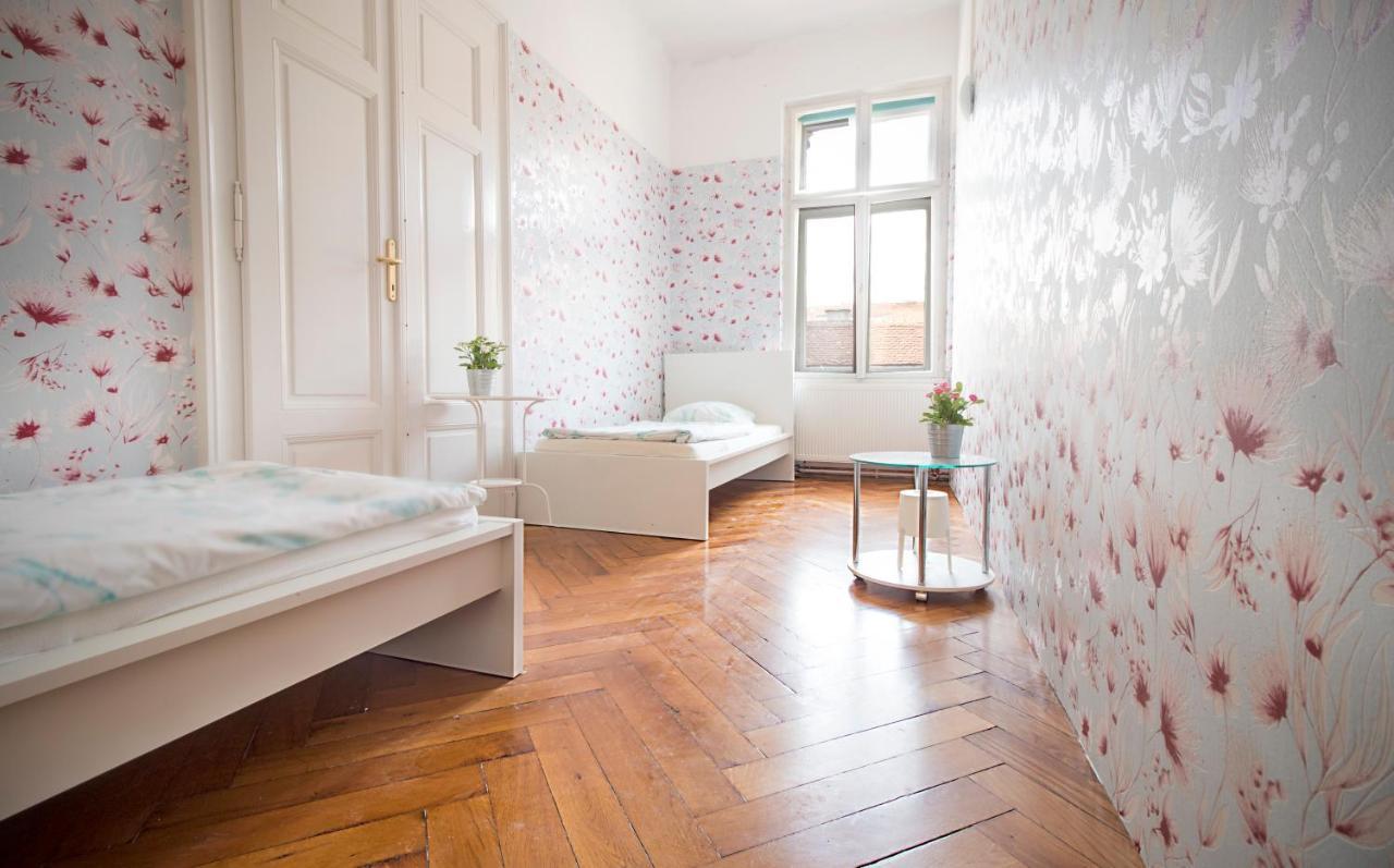 Guesthouse Centar 2 Zagreb Luaran gambar